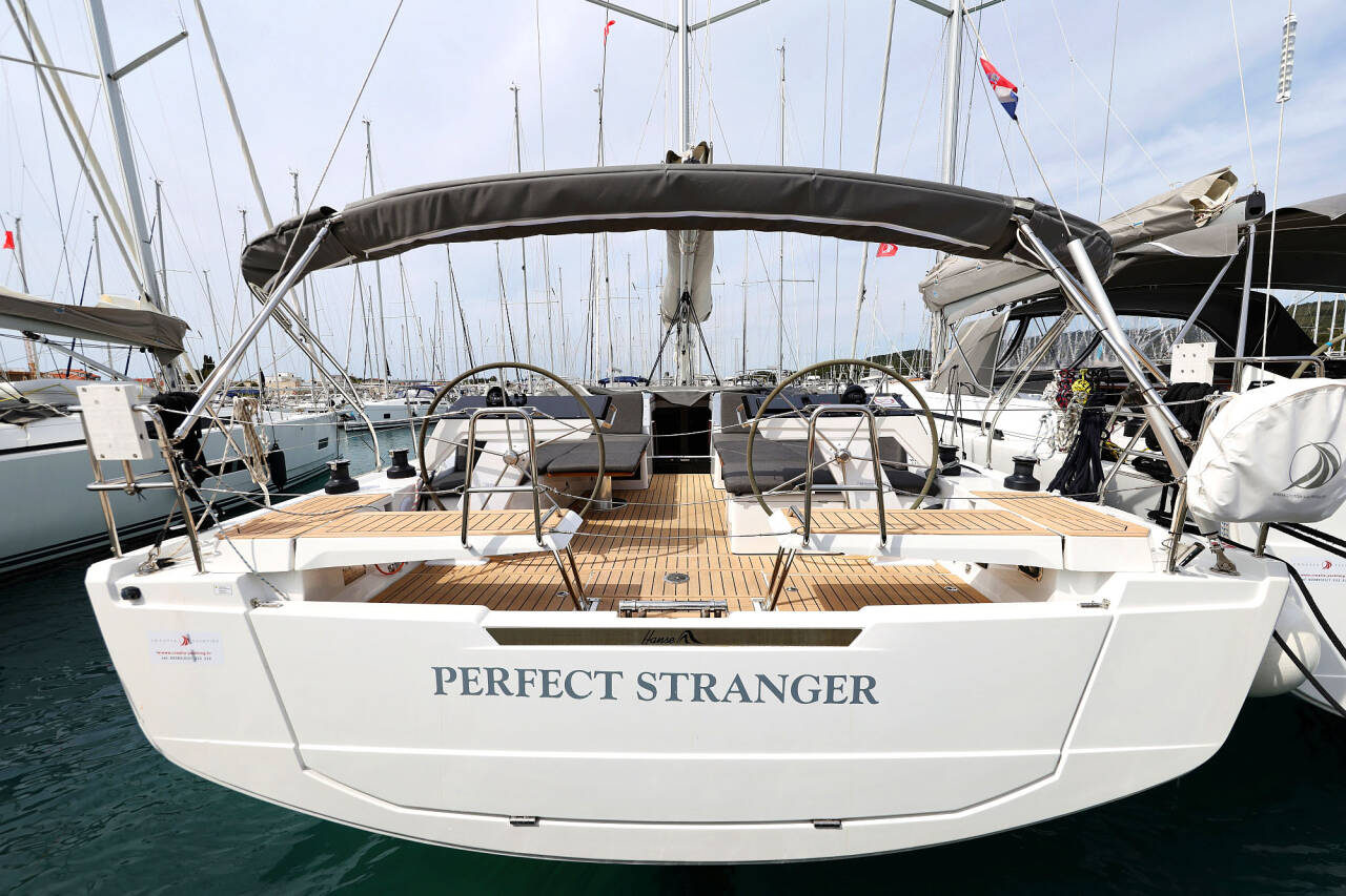 Hanse 460 Perfect Stranger video