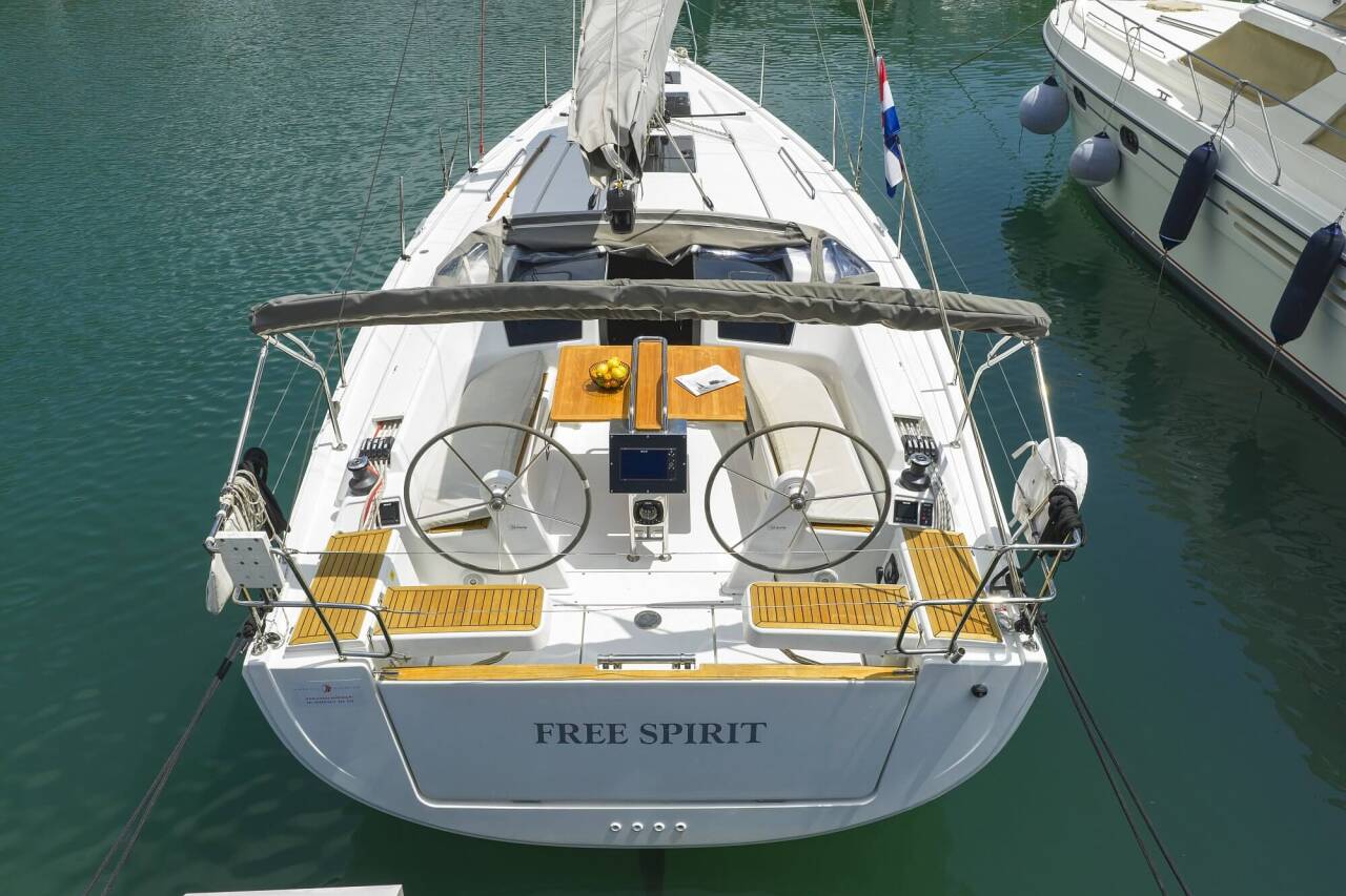 Hanse 388 Free Spirit video