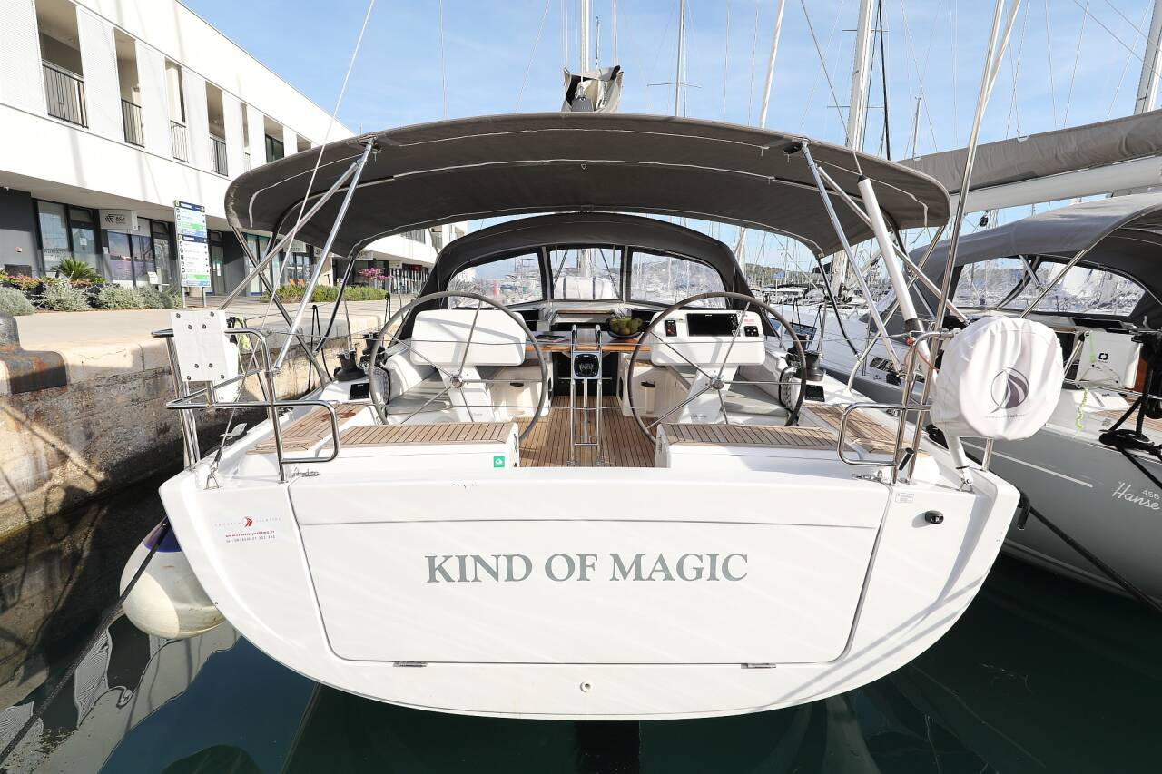 Hanse 458 Kind of Magic video